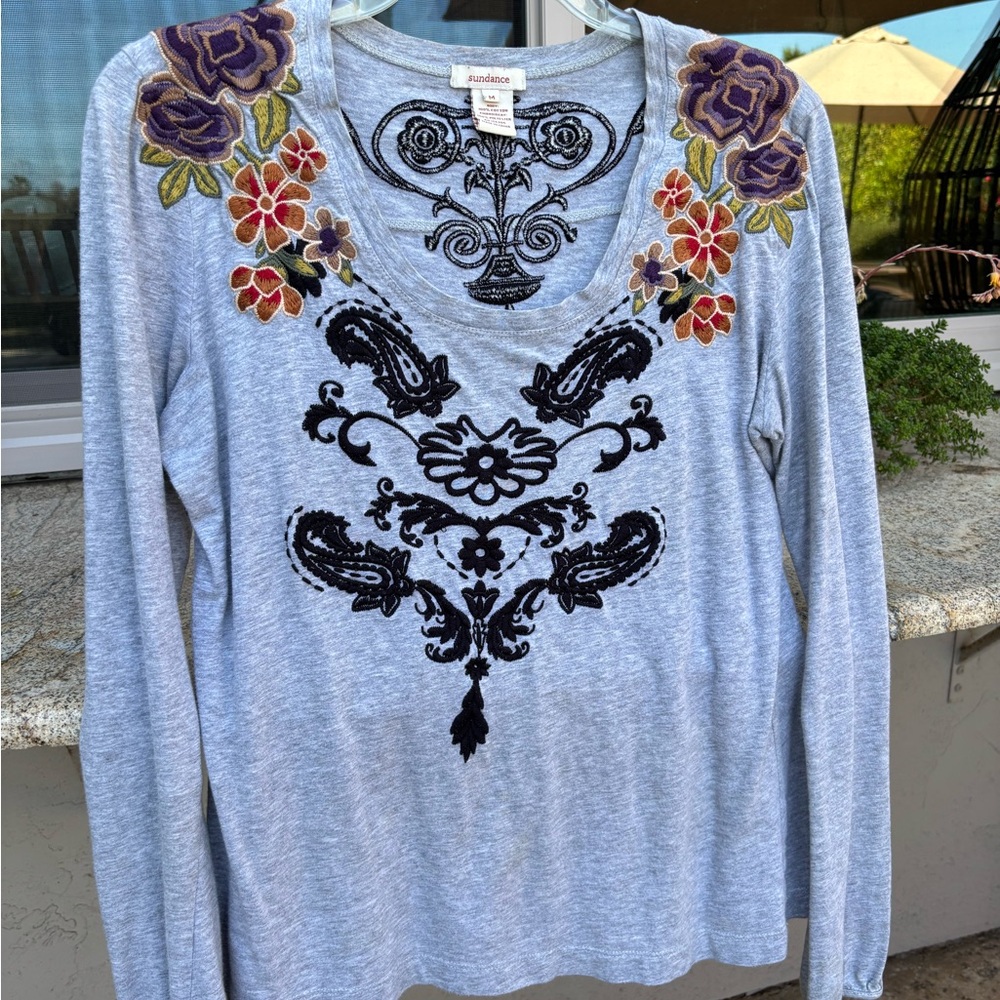 Sundance Women's Floral Embroidered Gray Long Sleeve Tee